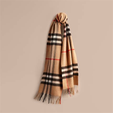 echarpe burberry cachemire|Check Cashmere Scarf in Mid camel .